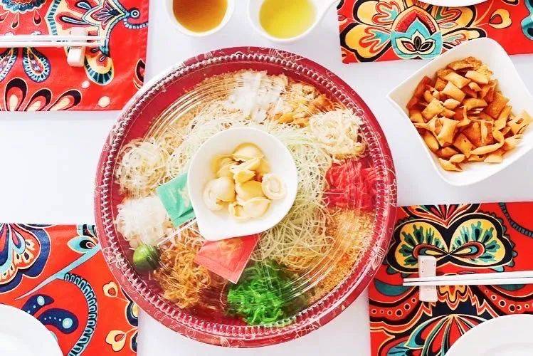 捞鱼生都要戴口罩了？外带回家不香吗