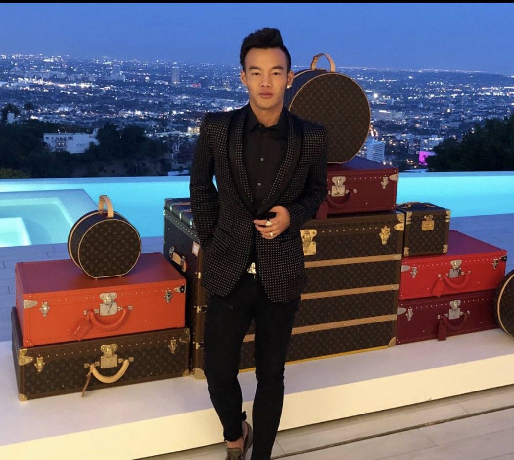 这个新加坡富二代上了亚裔富豪真人秀！手上戴一栋豪宅，跟宋朝太子妃做朋友