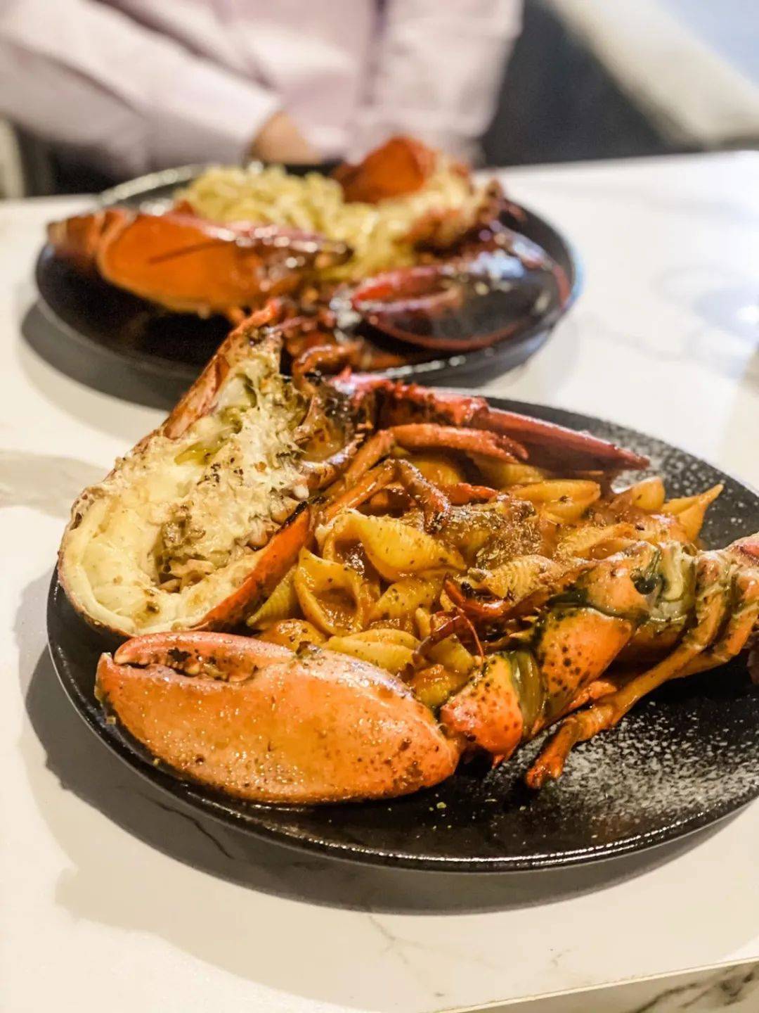 本地又一航空主题餐厅“Lobster Air”！爱吃龙虾的请有序排队登机