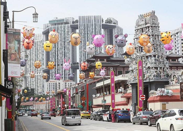 长相“不伦不类”如“怪物” 牛车水新春灯饰 又引热议