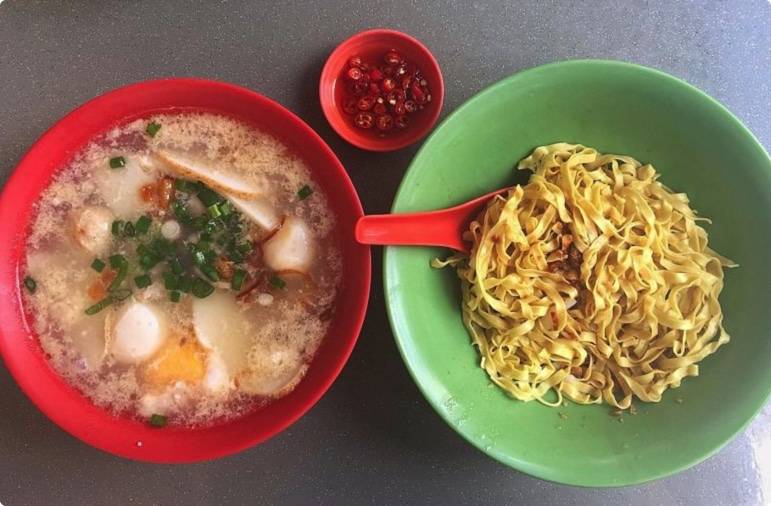 过了半个世纪的古早味食谱！58 Lengkok Bahru”肉脞面”