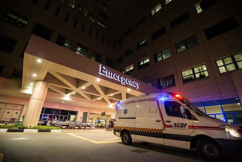 小坡岛留学 申报咳嗽后，入境新加坡时我被救护车拉走了