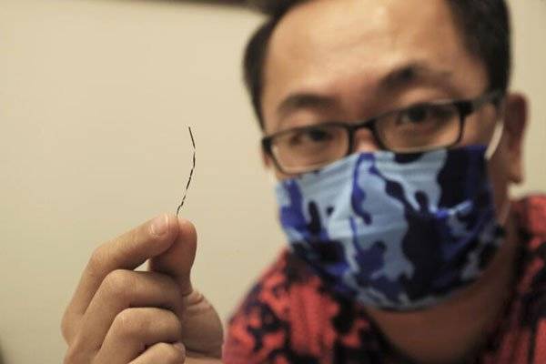 吃猪肉饭 险吞铁丝 投诉被呛：你又不是第一个