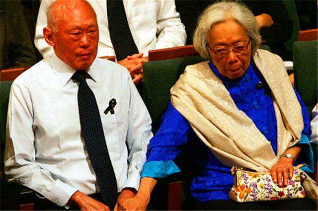 新加坡国父李光耀，功过留与后人说