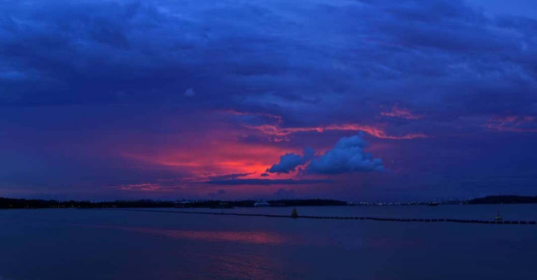 罕见！新加坡再现神奇天象，万道光芒从天空射下，50张美图刷屏