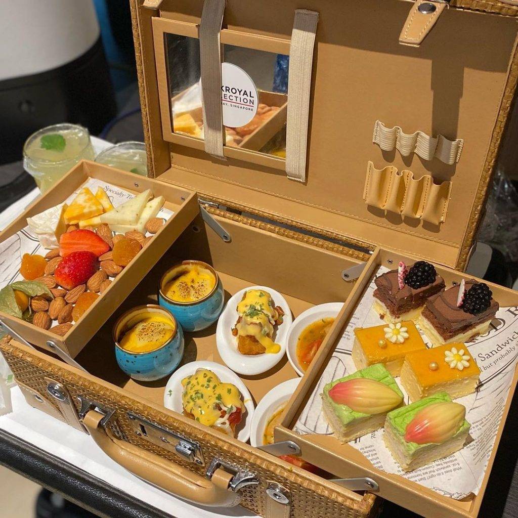 新晋打卡地🙌滨海广场Atrium Lounge空中鸟巢凉亭，半空中用餐💚感受绿荫环绕、大自然氛围