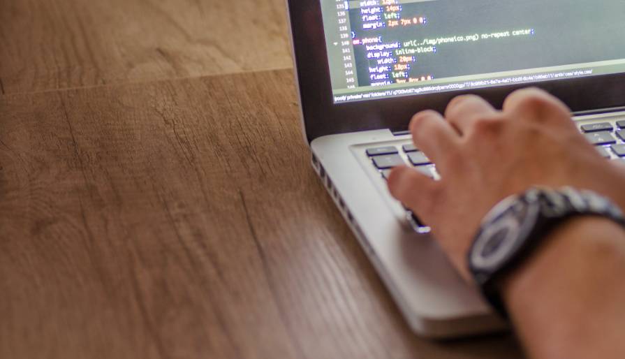 疯传!新加坡有人拿了16个月年终奖,40多万!2020各行业工资大曝光