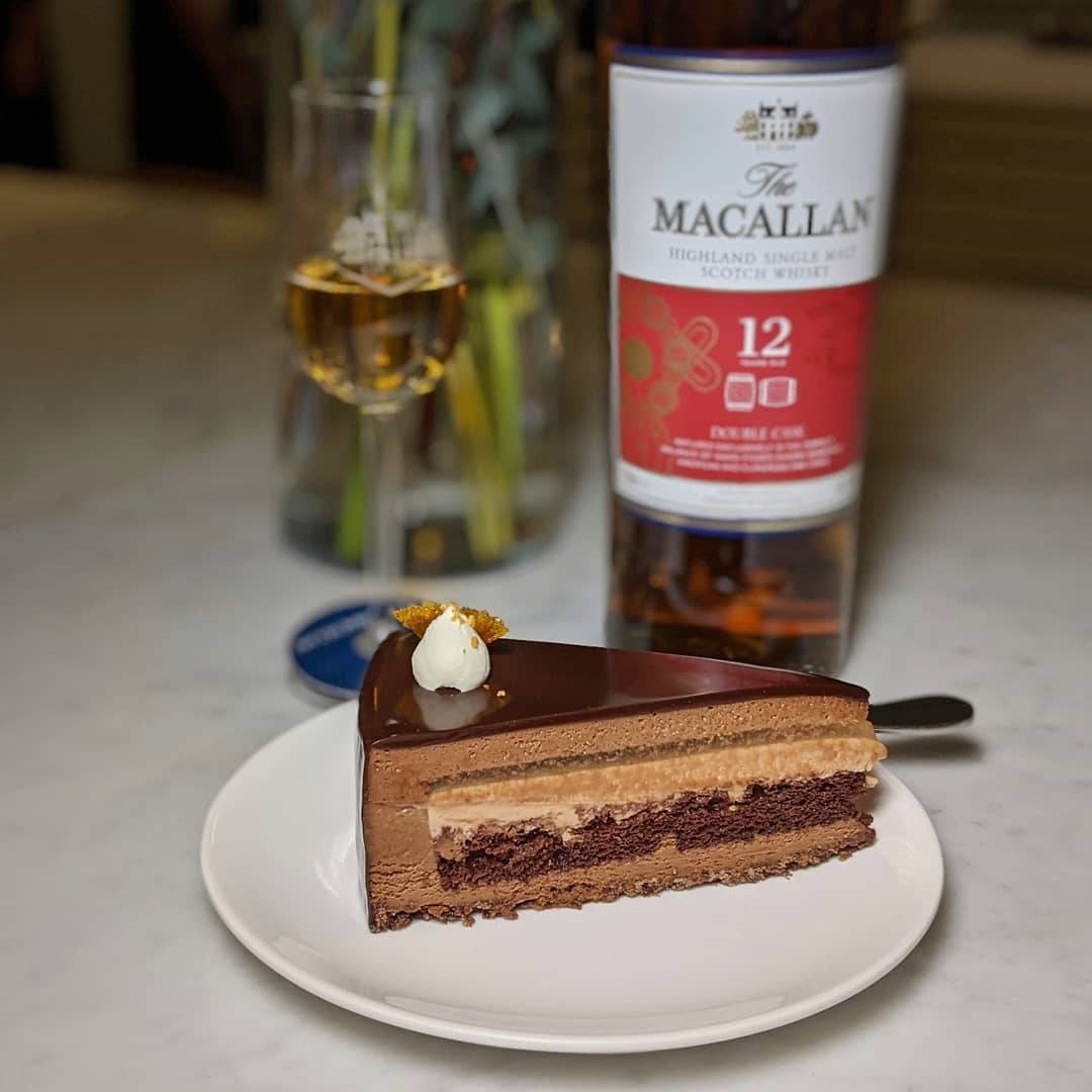 限时发售💥Lady M新品威士忌黑巧克力慕斯蛋糕🍰酒香馥郁、非同凡响,赴一场甜蜜的微醺之约✨