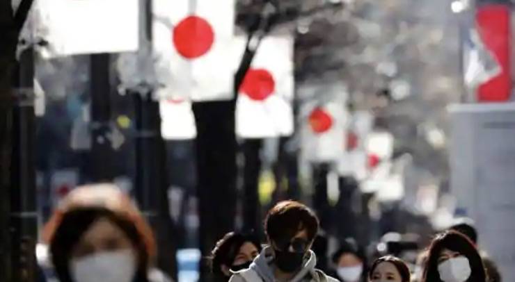 马来西亚进入紧急状态！油船又有确诊，英国航班恢复！海陆空包围，新加坡能防住吗
