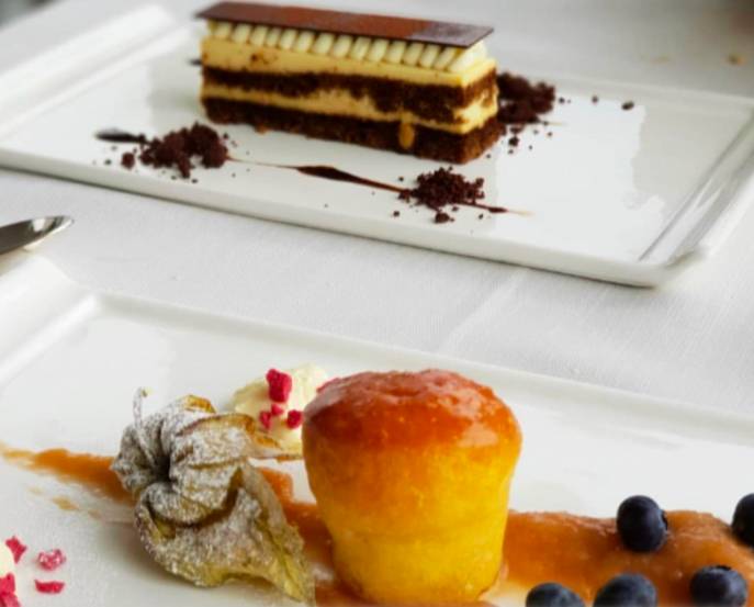 约上心爱的ta,一起去新加坡这几家餐厅共度属于你们的“凡尔赛”跨年夜吧