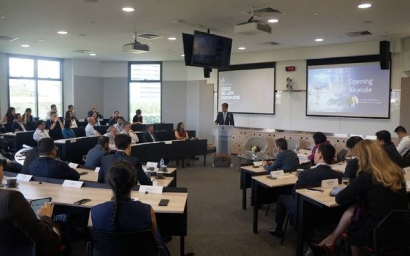 大学毕业后,就能同时拥有欧洲和亚洲顶级商业视野及工作机遇的秘密是