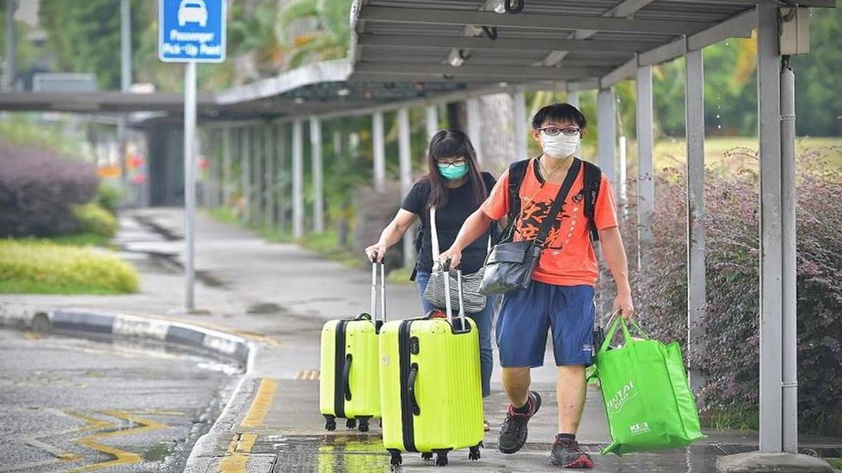 给在外的游子们，农历新年快要到了！请”笑着回家”