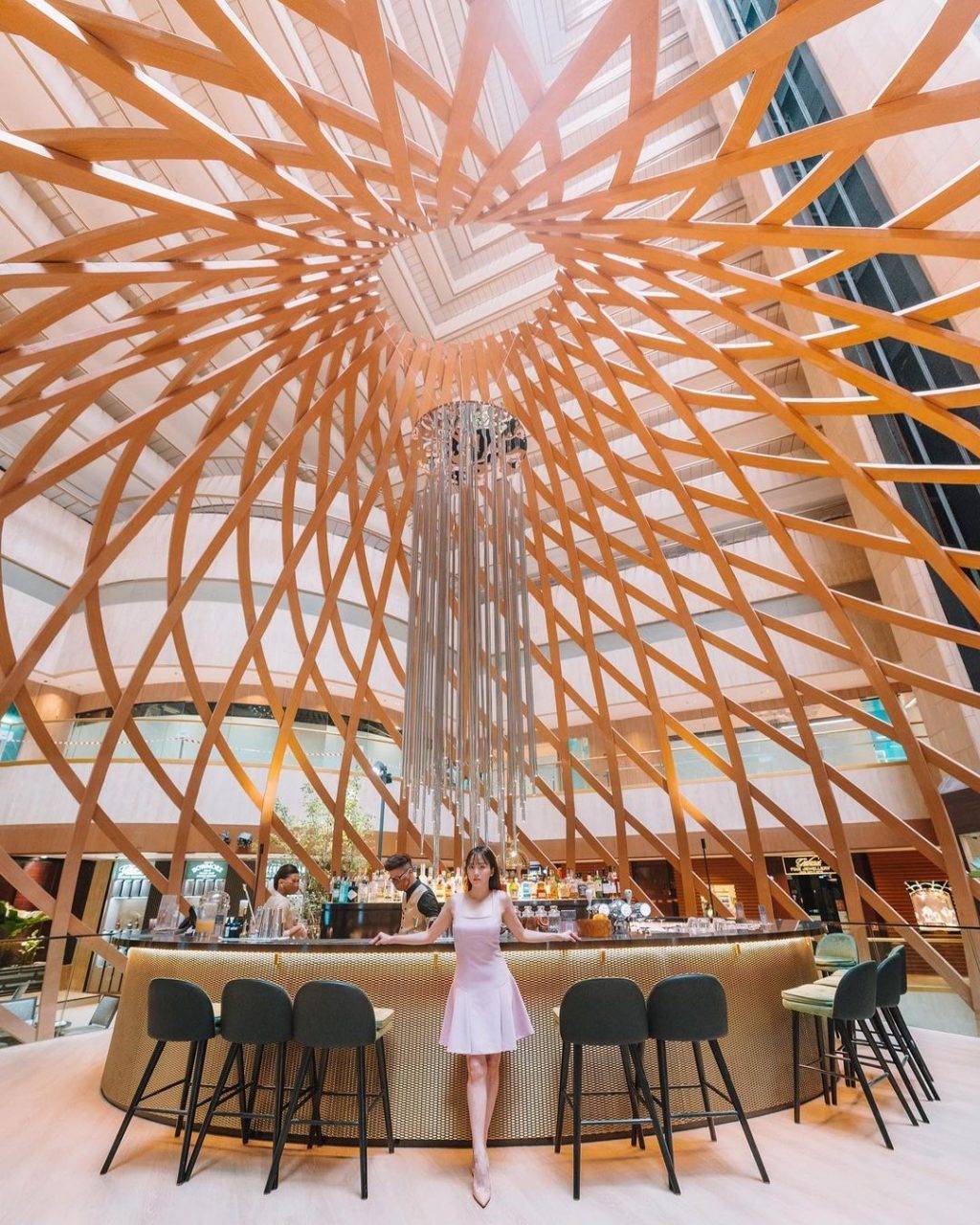 新晋打卡地🙌滨海广场Atrium Lounge空中鸟巢凉亭，半空中用餐💚感受绿荫环绕、大自然氛围