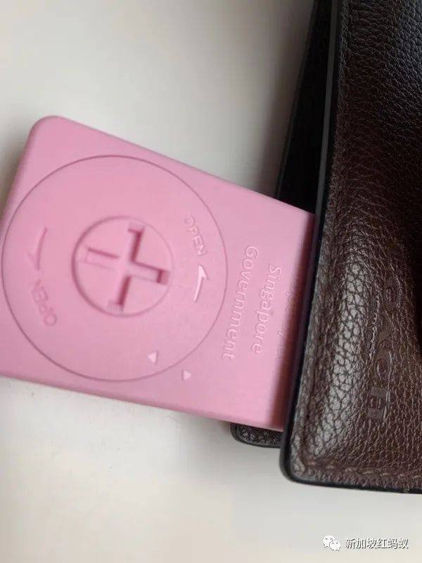 新加坡的"新冠追踪神器”不仅颜值高,还创造了无限商机