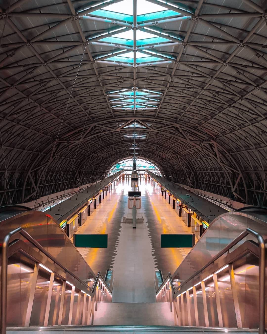 咔嚓拍起来📷 新加坡灰色地带Tuas Link🚇 特色网红地铁站+海岸小灯塔，随手一拍都好看