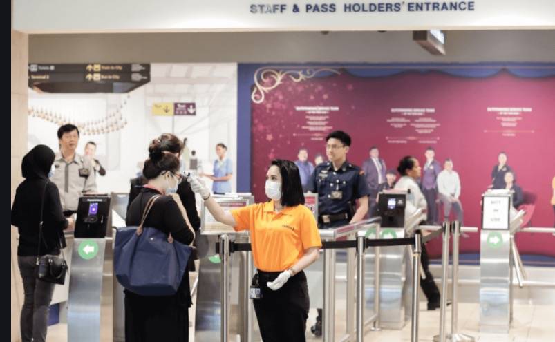 疫情下的新加坡女佣有多难找?撒谎、偷东西、乱交男友、还被几个家庭争着要