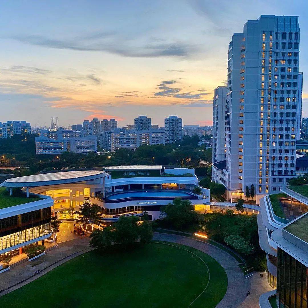 人间四月,来感受新加坡国立大学的春天