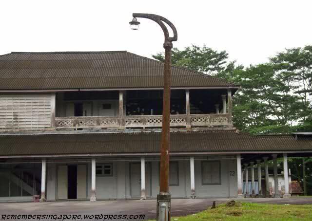 tanglin-camp-lamp-post