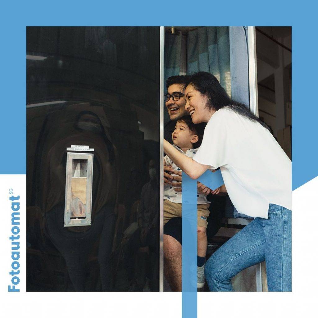 自助打卡照相亭📷 没有摄影师的小黑屋,S$4就能拥有复古胶卷大头贴!穿越时光不是梦😎