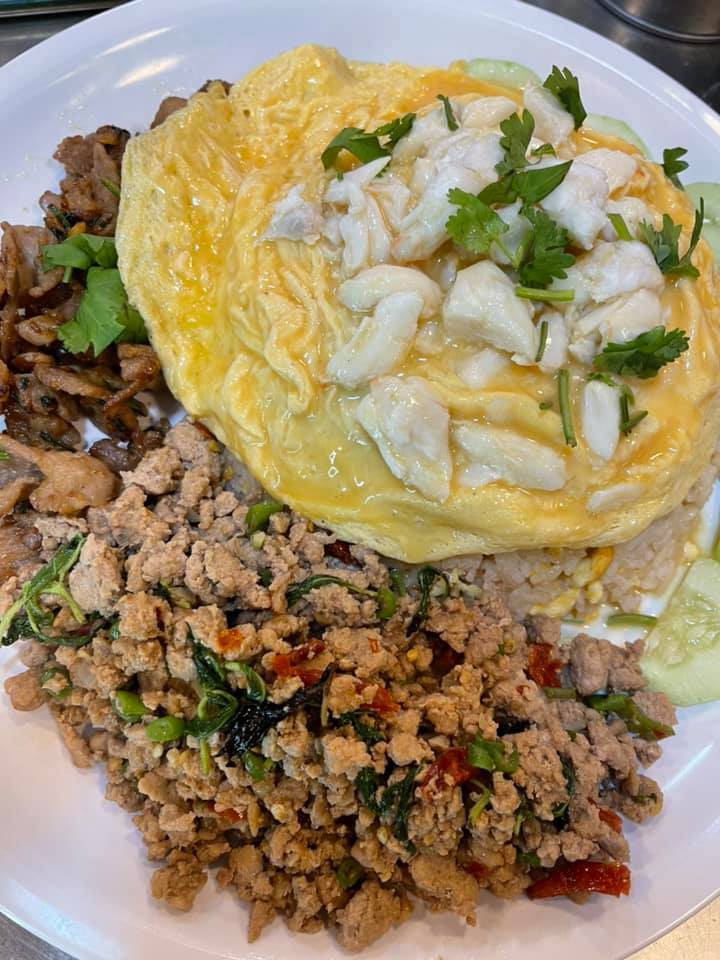 Golden Mile Complex藏惊喜✨泰式料理“Flying Pig”S$7起！螃蟹欧姆蛋、火锅“泰”美味啦