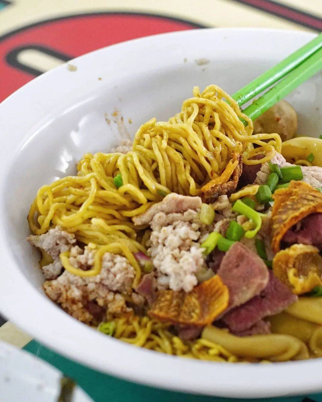 面食系列 最平价的新加坡米其林级别小贩食物，肉脞面来一碗不