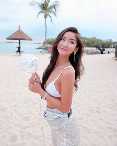 新加坡健身美女Novita Lam，自信笑容、完美比例，让人心动