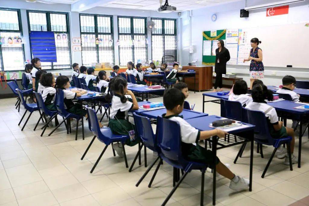 新加坡教育部通告：新学年开学首日仅小一与幼一新生须到校，家长可陪伴到校