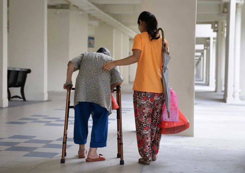 新加坡女佣TikTok曝出雇主洗澡视频，竟全程无打码