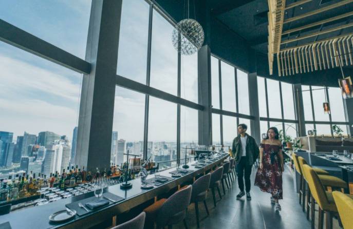 约上心爱的ta,一起去新加坡这几家餐厅共度属于你们的“凡尔赛”跨年夜吧