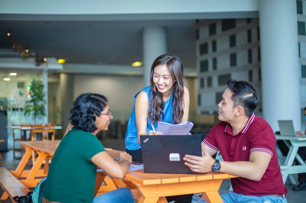 SMU 头条 新加坡管理大学毕业生，掌握未来经济发展所需必备技能