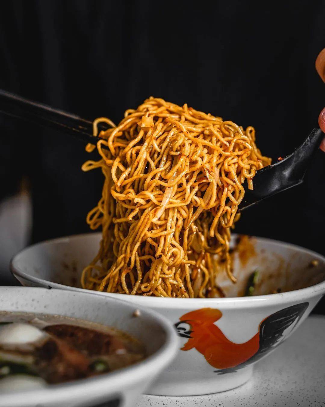 面食系列 最平价的新加坡米其林级别小贩食物，肉脞面来一碗不