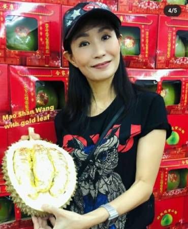 洪昭容Jio吃猫山王 惊见“金果肉”榴梿