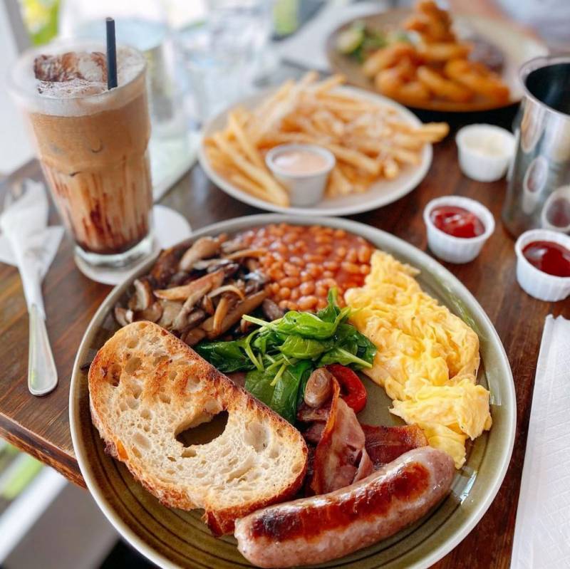 新加坡隐世咖啡厅！藏在马场里的Riders Cafe🐎 来一场慵懒偷闲早午餐，治愈那颗想旅游的心