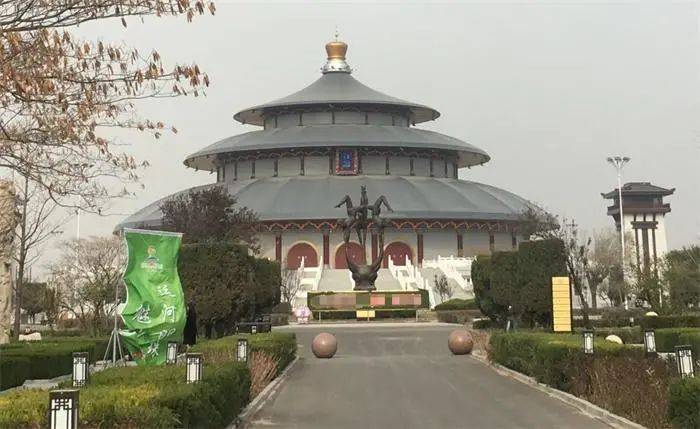 中国年度十大最丑建筑，“山寨版”新加坡金沙酒店在列