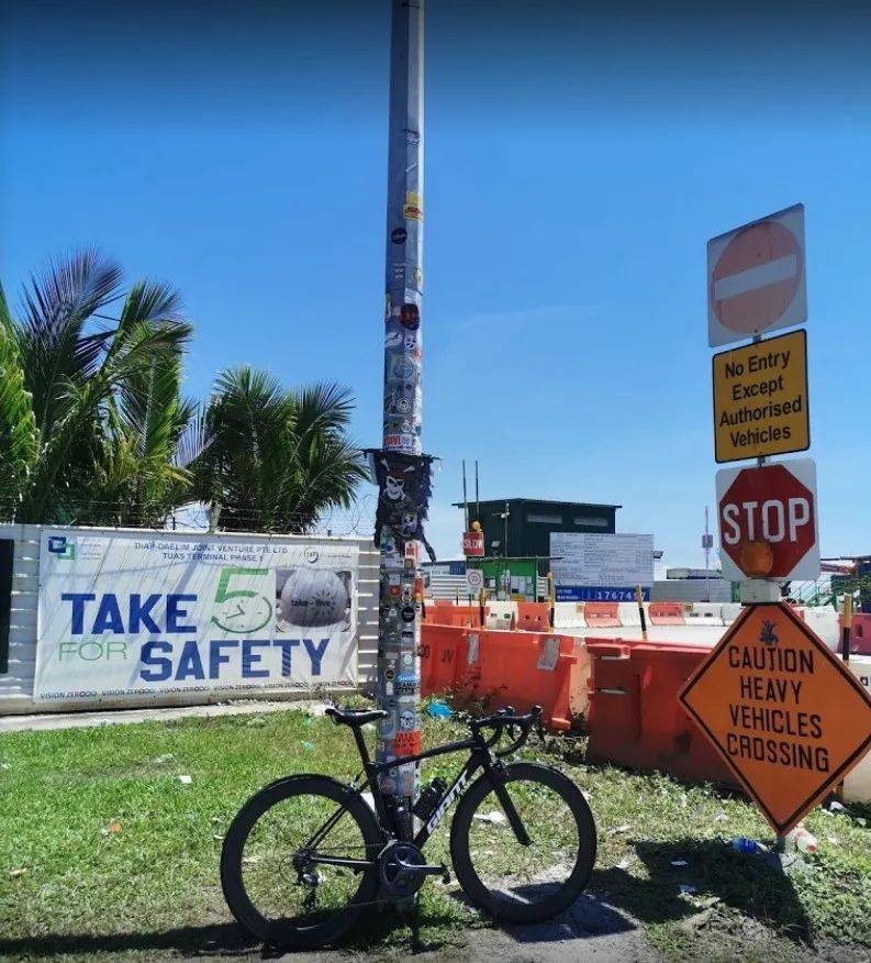 新加坡最特殊的网红灯柱！交通部长王乙康：有机会我也会去打卡