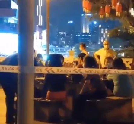 近40名中老年人聚集牛车水天桥花园办新年派对,警方到场一举“抓获”