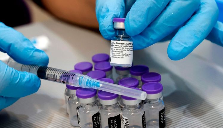 工作领域获列优先 狮城工作大马人接种