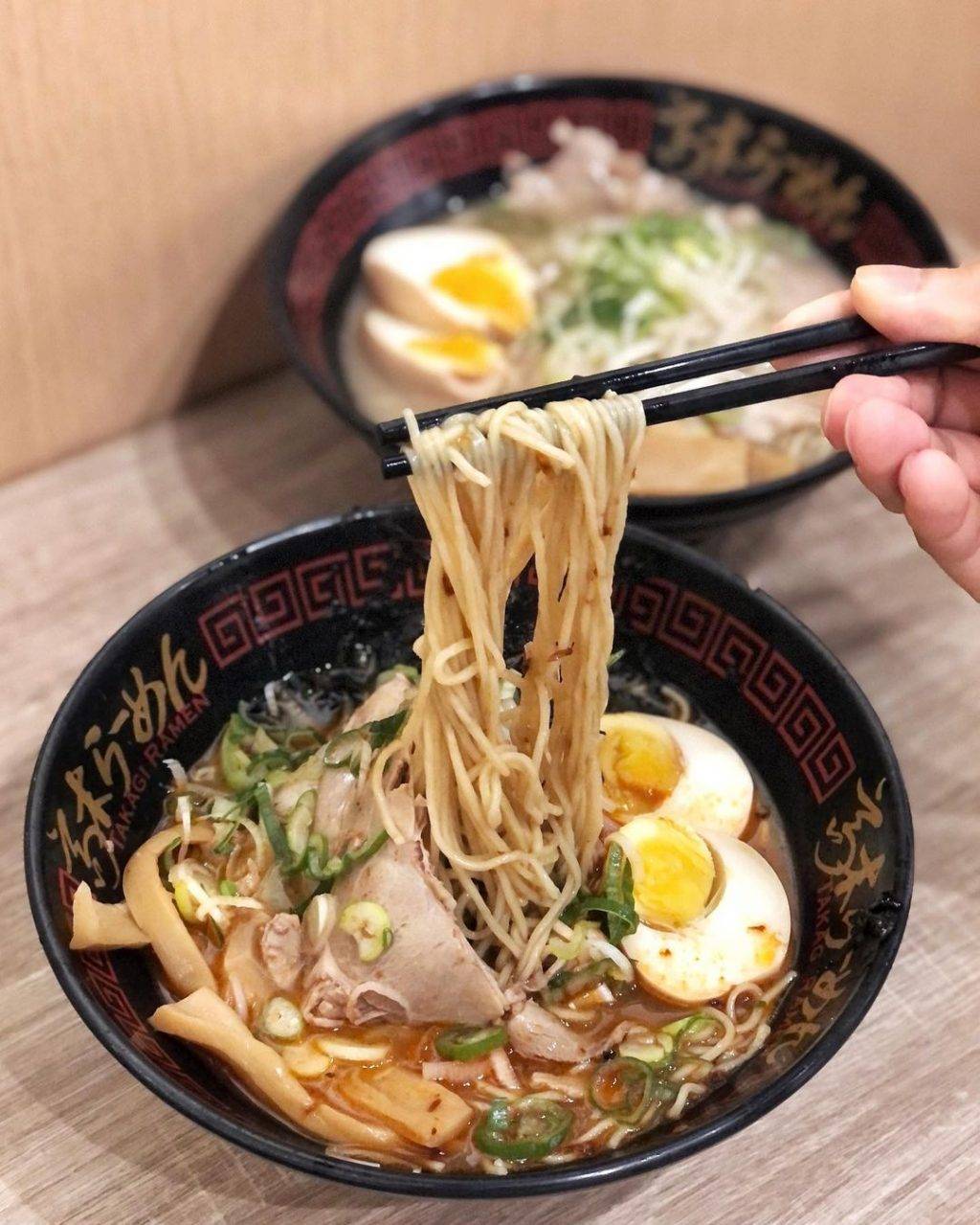 跨年夜后吃拉面🍜“Takagi Ramen”深夜食堂！ 24小时无间断营业，辣椒螃蟹+咸蛋黄风味拉面