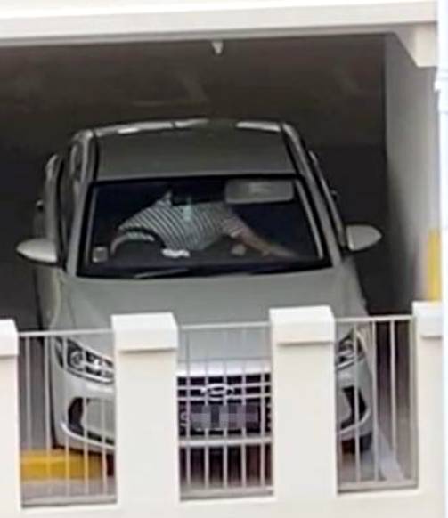 “今天，我又在组屋楼梯间，发现保险套和纸巾了...”