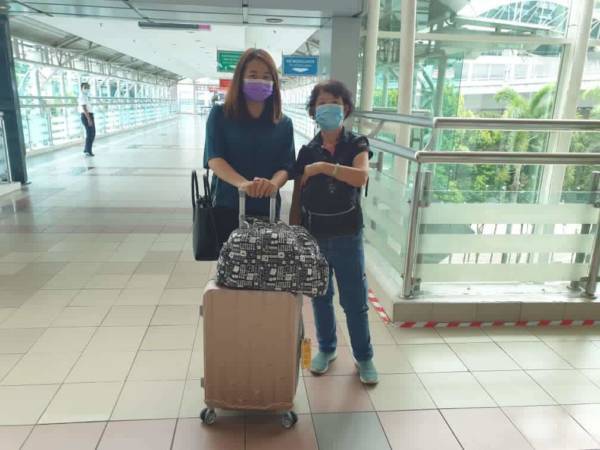 75岁阮妈 独自住在新山 子女接母亲越堤团聚