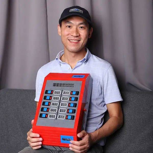 新加坡乐高手艺人，会搭积木也能走上人生巅峰