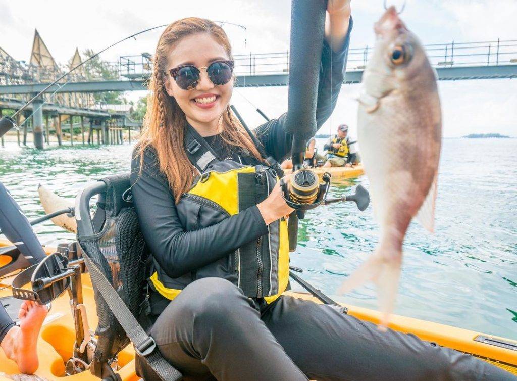 解锁新体验🔛 水上划行钓大鱼，Kayak Fishing Fever皮划艇垂钓之旅🎣 超夯花式玩法