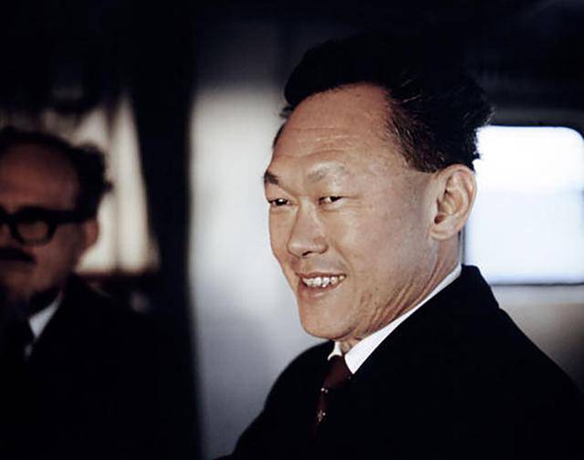 李光耀：美国无论制度还是精神都有问题，整个社会弥漫着散漫气息