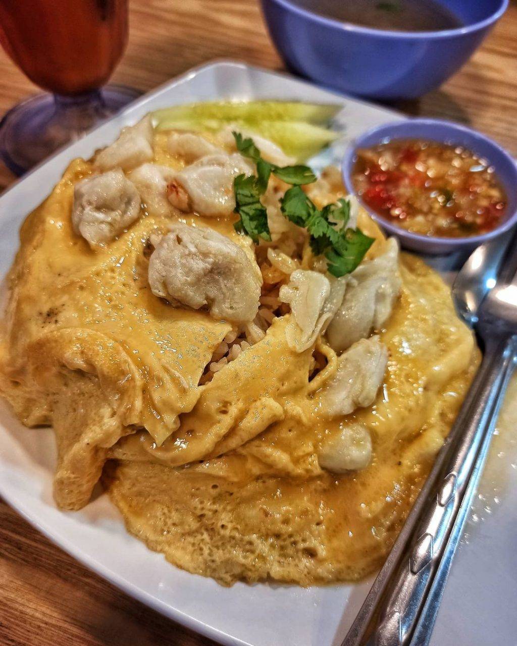 Golden Mile Complex藏惊喜✨泰式料理“Flying Pig”S$7起！螃蟹欧姆蛋、火锅“泰”美味啦