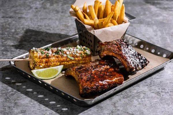 肉食者的年终狂欢：狮城“烤肋排”前来报道