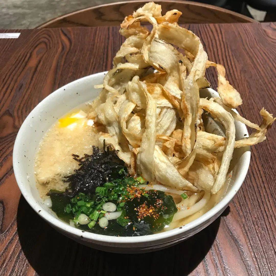 新加坡下起“长命雨”，适合配一碗嫩滑Q弹的地道日式乌冬面