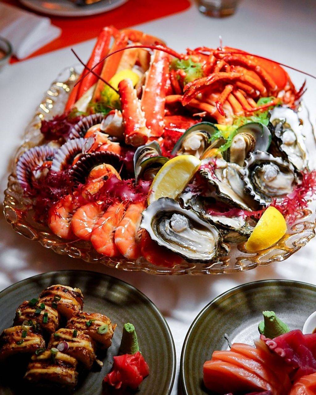 肥美海鲜吃到饱💥 新加坡海鲜自助餐合集！炭烤小龙虾、辣椒螃蟹、生鱼片无限任吃😋