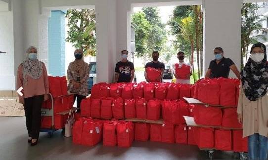 援助滞留新国越堤族 州政府再派1000食物篮