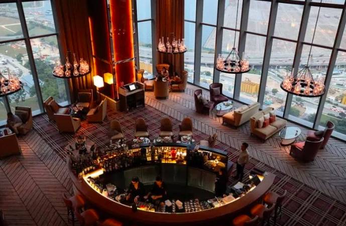 约上心爱的ta,一起去新加坡这几家餐厅共度属于你们的“凡尔赛”跨年夜吧