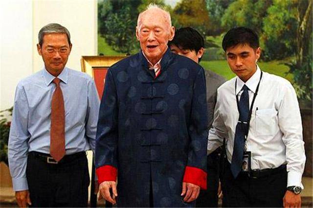 新加坡国父李光耀，功过留与后人说